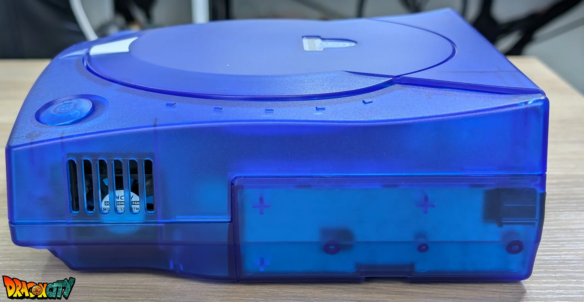 Dreamcast VA1 Freezone 60Hz + Coque Translucide Bleue (Neuve) + Alimentation Dc-Psu + GDEmu 5.20.5 + Kit 3D GDEmu Bleu + Pile Neuve + Polyfuse + Diode Bleue + Ventilateur Silencieux + Patch 50Hz/60Hz Auto - Image 4