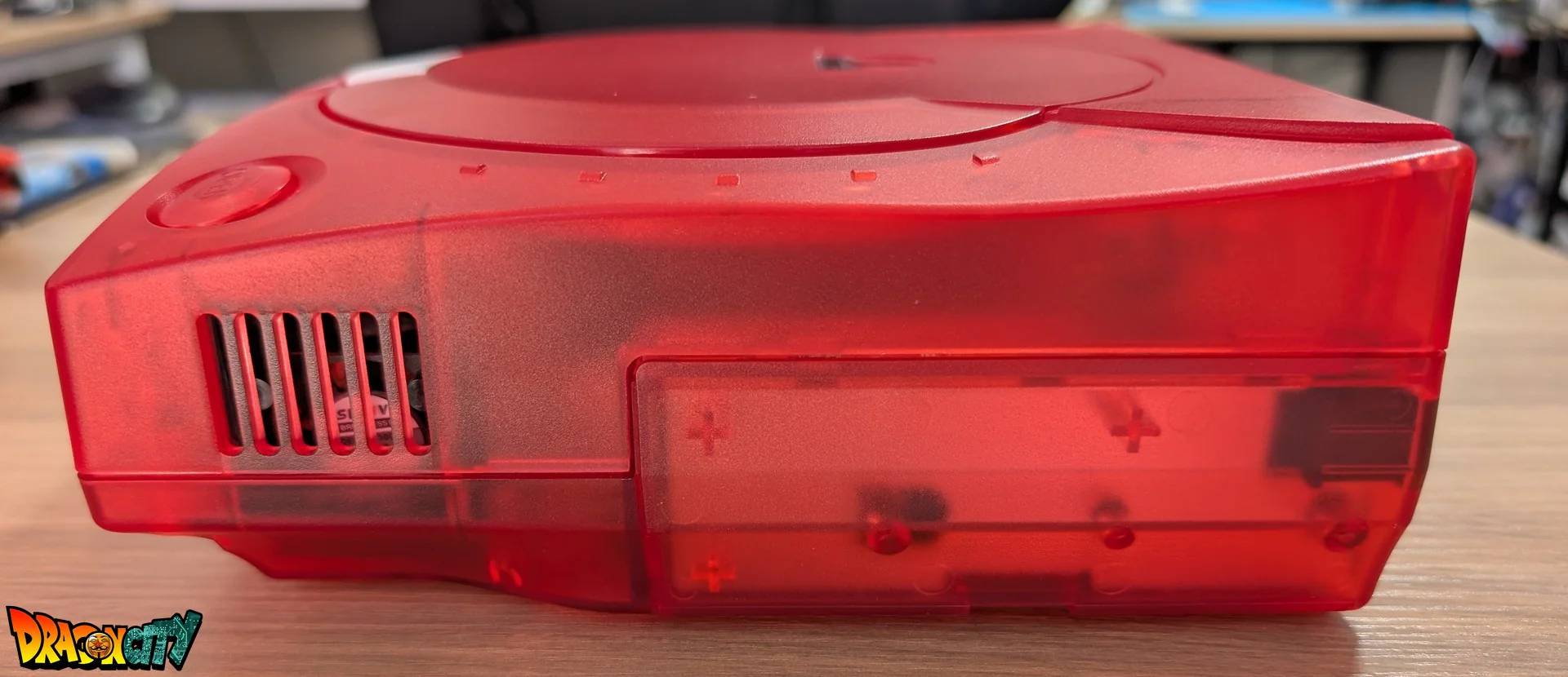 Dreamcast VA1 Freezone 60Hz + Coque Translucide Rouge (Neuve) + Diode Rouge + Alimentation Dc-Psu + GDEmu 5.20.5 + Kit 3D GDEmu Blanc + Pile Neuve + Polyfuse + Ventilateur Silencieux + Patch 50Hz/60Hz Auto - Image 8