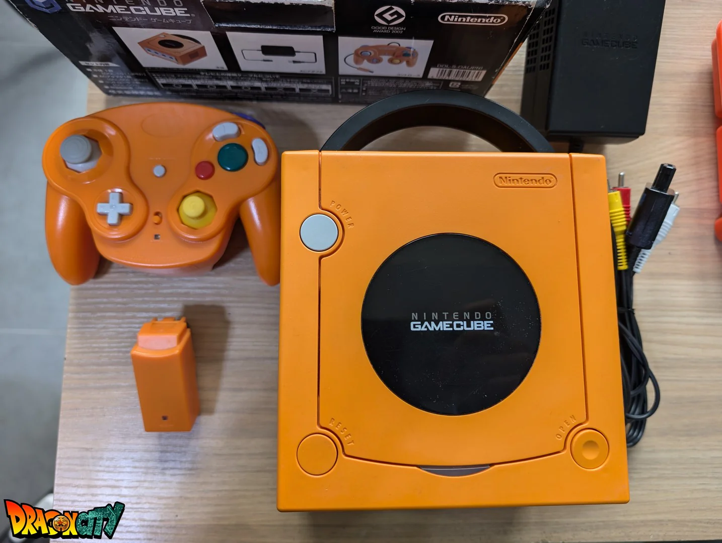 GameCube Orange JAP 60Hz Freezone + Boîte + 1 Manette Sans Fil + Alimentation 110V + Câble Vidéo + Puce Xeno-GC + Picoboot + Sandisk Swiss 64Go + SD2SP2 POR TF - Image 3