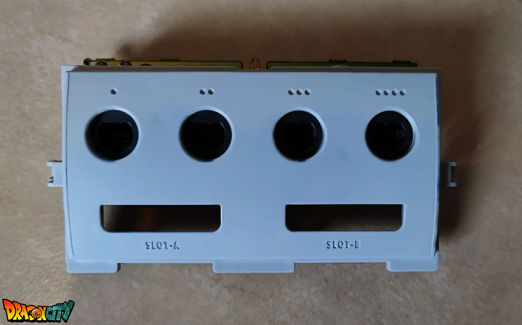 GameCube - Port Manette / Led Bleue-Rouge / Pile Neuve avec Socket