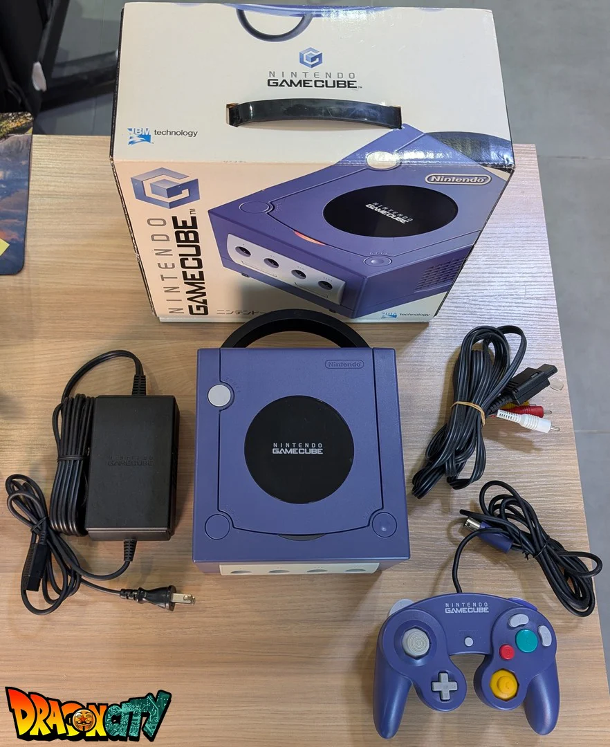 GameCube Violette JAP 60Hz Freezone + Boîte + Alimentation 110V + Puce Xeno-GC + Condensateurs changés (neuf) + Picoboot + Sandisk Swiss 64Go + SD2SP2 POR TF - Image 2