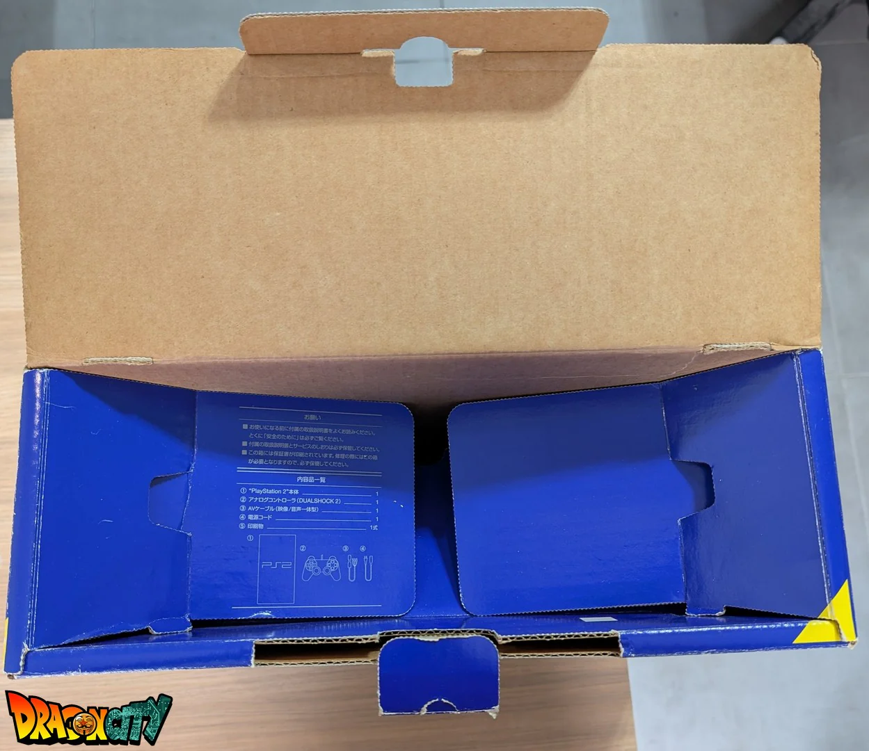 PlayStation 2 FAT JAP 60Hz – SCPH-50000 + Boîte d'origine + Manette sans fil rouge translucide + Câble Vidéo + Câble d'alimentation - Image 15