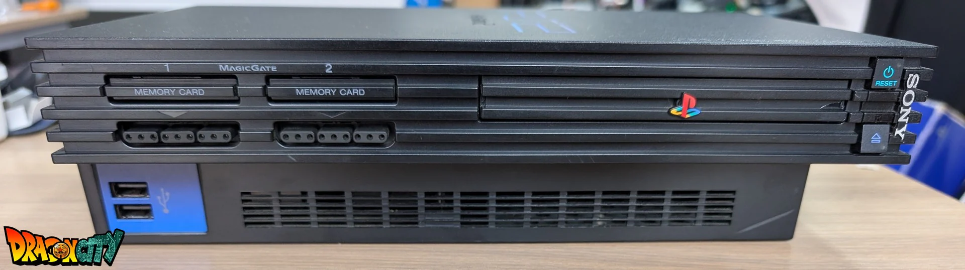 PlayStation 2 FAT JAP 60Hz – SCPH-50000 + Boîte d'origine + Manette sans fil rouge translucide + Câble Vidéo + Câble d'alimentation - Image 3