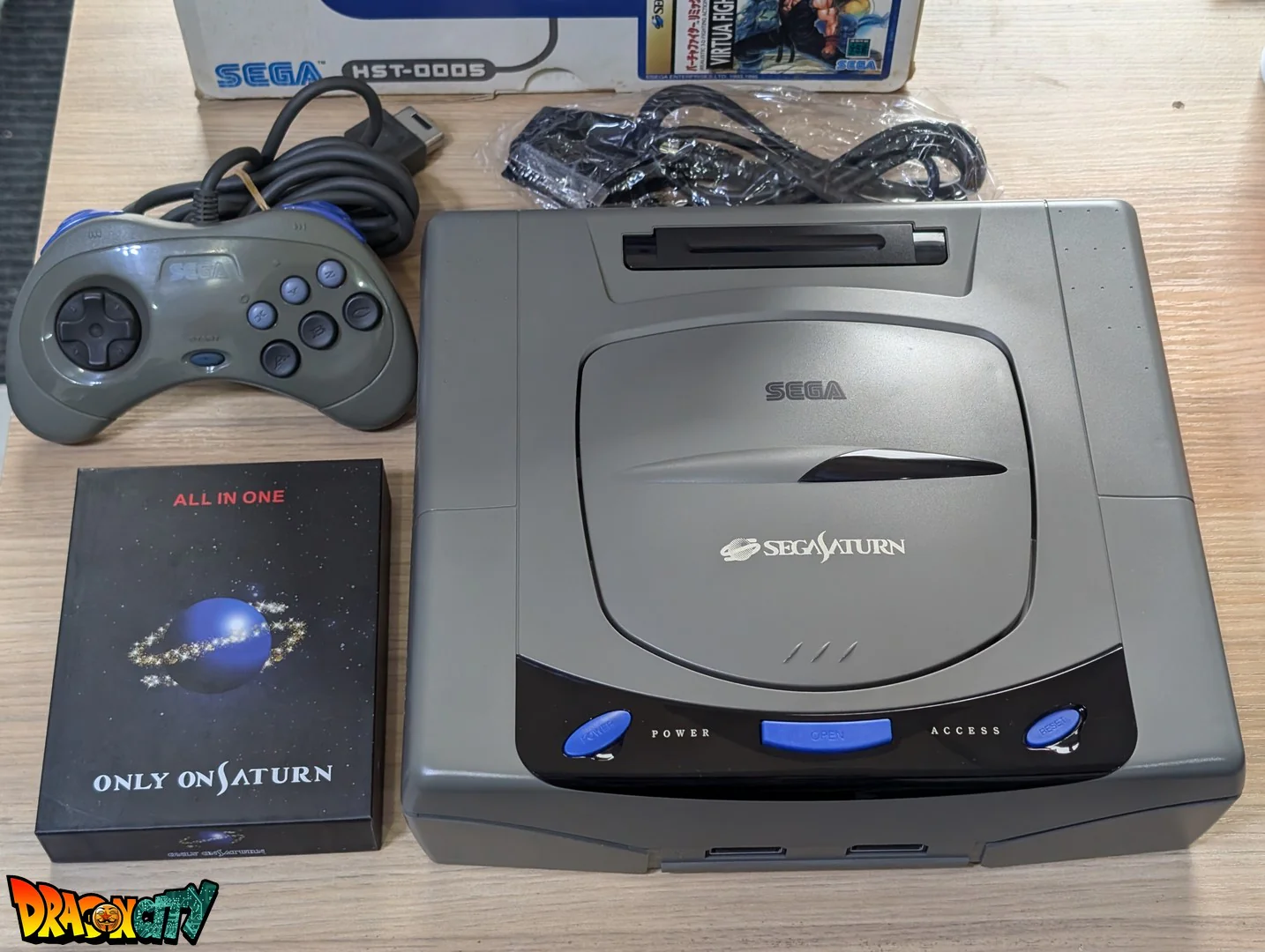 Saturn JAP Grise 60Hz + Boîte + Cartouche Pseudo Saturn KAI + Alimentation SAT-Psu + Mémoire FRAM + Câble RGB - Image 3